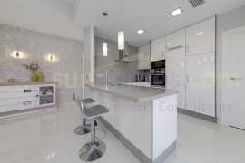 Resale - Detached House / Villa - Orihuela Costa - Villamartin