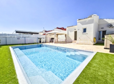 Detached House / Villa - Doorverkoop - Torrevieja - La Siesta - El Salado -  Torreta