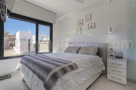 Doorverkoop - Townhouse / Semi-detached - Orihuela Costa - Villamartin