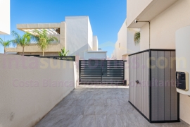 Resale - Detached House / Villa - Los Montesinos