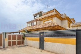 Doorverkoop - Townhouse / Semi-detached - Los Montesinos - La Herrada