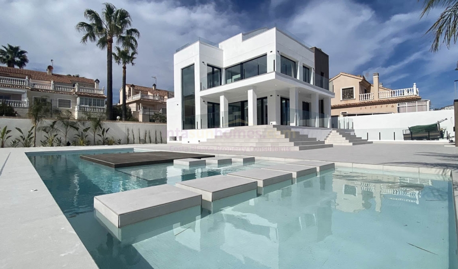 Reventa - Detached House / Villa - Torrevieja