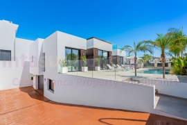 Resale - Detached House / Villa - El Campello - El Amerador