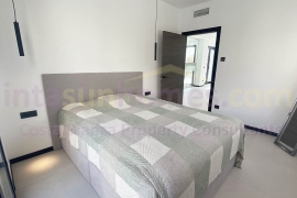 Reventa - Detached House / Villa - Torrevieja