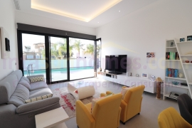 Resale - Detached House / Villa - Formentera del Segura - Fincas de La Vega