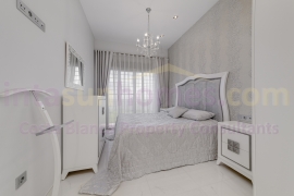 Resale - Detached House / Villa - Orihuela Costa - Villamartin