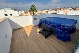 Doorverkoop - Detached House / Villa - Ciudad Quesada