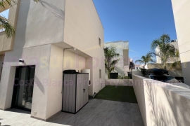 A Vendre - Detached House / Villa - Los Montesinos - La Herrada