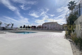 Reventa - Detached House / Villa - Torrevieja