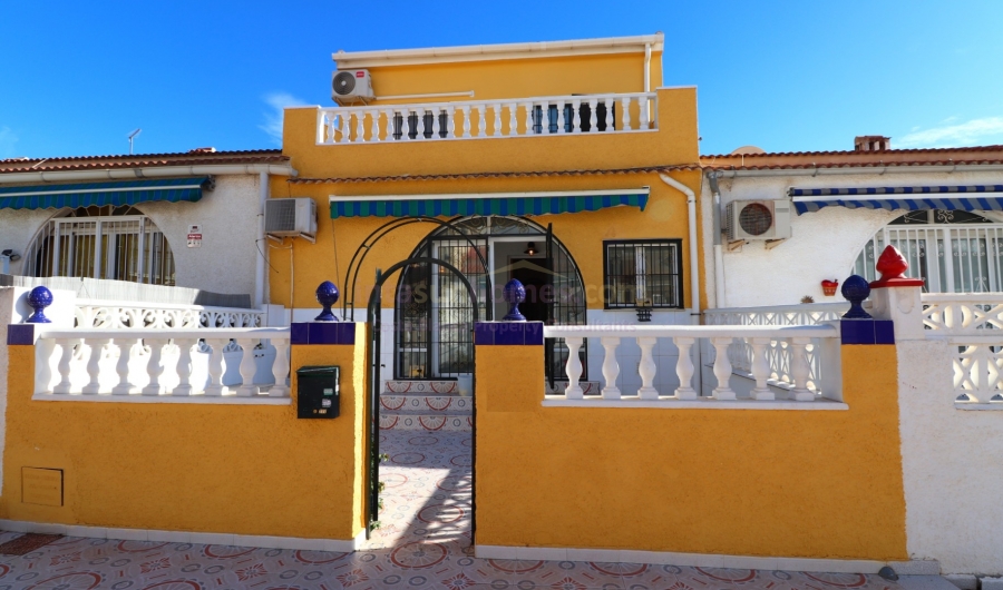 Resale - Townhouse / Semi-detached - Torrevieja - El Chaparral