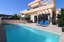 Resale - Detached House / Villa - Los Montesinos - La Herrada