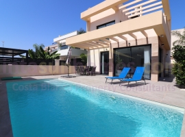 Detached House / Villa - Resale - Los Montesinos - La Herrada