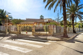 A Vendre - Detached House / Villa - Cabo Roig - MUY CERCA DE LA PLAYA