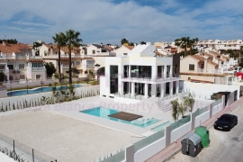 Reventa - Detached House / Villa - Torrevieja