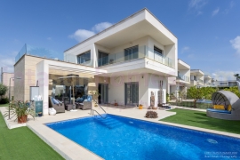 Doorverkoop - Detached House / Villa - Orihuela - Vistabella Golf