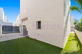 Resale - Detached House / Villa - Los Montesinos