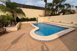 A Vendre - Detached House / Villa - Torrevieja Centro - Torrevieja