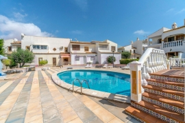 Resale - Detached House / Villa - Torrevieja - Los Altos