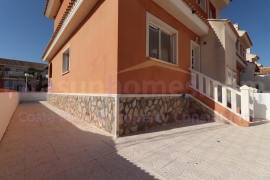 Resale - Townhouse / Semi-detached - Ciudad Quesada - Doña Pepa