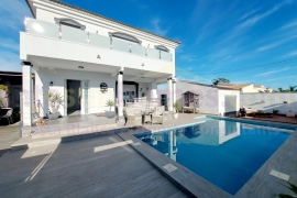 Doorverkoop - Detached House / Villa - Orihuela Costa - Cabo Roig