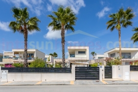 Resale - Detached House / Villa - Entre Naranjos Vistabella Golf