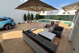 Doorverkoop - Detached House / Villa - Ciudad Quesada