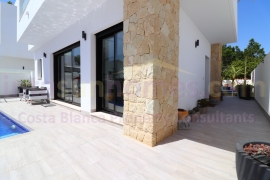 Reventa - Detached House / Villa - Los Montesinos - La Herrada