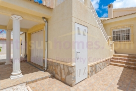 Doorverkoop - Detached House / Villa - Ciudad Quesada