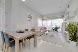 Reventa - Detached House / Villa - Orihuela Costa - Villamartin