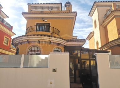 Detached House / Villa - Resale - Los Montesinos - La Herrada