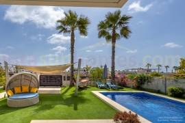 Resale - Detached House / Villa - Entre Naranjos Vistabella Golf