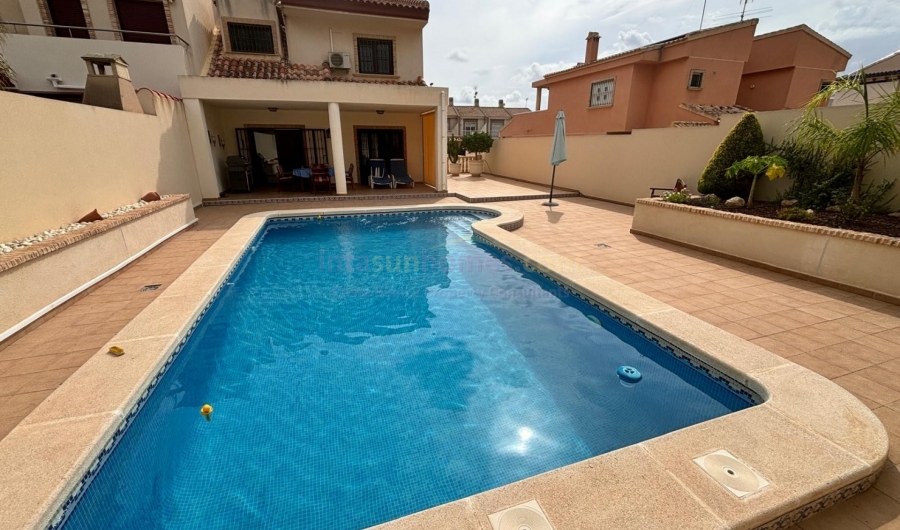 A Vendre - Detached House / Villa - Torrevieja Centro - Torrevieja