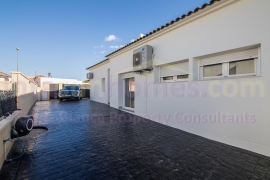 New build - Detached House / Villa - PINOSO - Campo