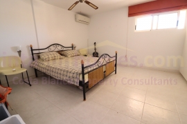 Resale - Townhouse / Semi-detached - Benimar