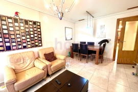 Resale - Apartment - Torrevieja - Puerto