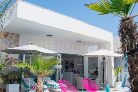 Resale - Detached House / Villa - Torrevieja - El Chaparral