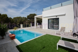 Resale - Detached House / Villa - Pilar de La Horadada - Pinar de Campoverde