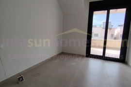 Resale - Townhouse / Semi-detached - Torrevieja - El Acequión - Los Náufragos