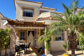 Doorverkoop - Detached House / Villa - Guardamar del Segura - EL RASO