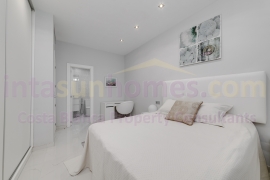 Resale - Detached House / Villa - Orihuela Costa - Villamartin