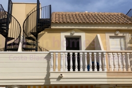 Doorverkoop - Townhouse / Semi-detached - Orihuela-Costa - Lomas de Cabo Roig