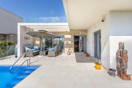 Resale - Detached House / Villa - Orihuela - Vistabella Golf