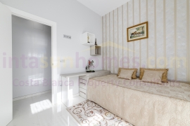 Reventa - Detached House / Villa - Orihuela Costa - Villamartin