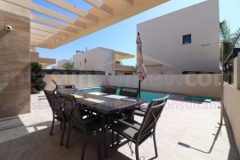 Resale - Detached House / Villa - Los Montesinos - La Herrada