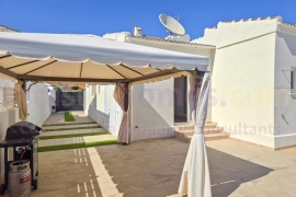 Resale - Detached House / Villa - Torrevieja - La Siesta - El Salado -  Torreta