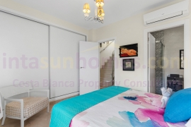 Resale - Apartment - Orihuela Costa - Los Dolses