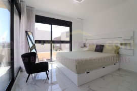 Doorverkoop - Detached House / Villa - Los Montesinos - La Herrada