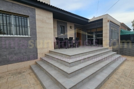 Reventa - Detached House / Villa - Torrevieja