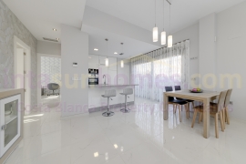 Reventa - Detached House / Villa - Orihuela Costa - Villamartin