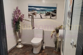 Resale - Commercial - Algorfa